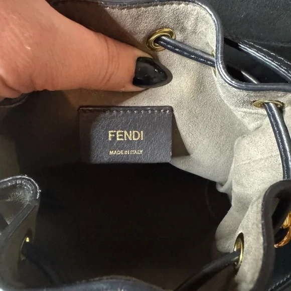 🔥RARE🔥 Fendi Monster Small Bucket Bag - Picture 9 of 9
